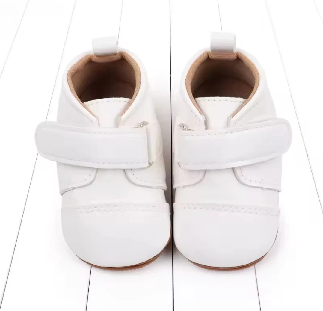 ZAPATITOS BLANCOS