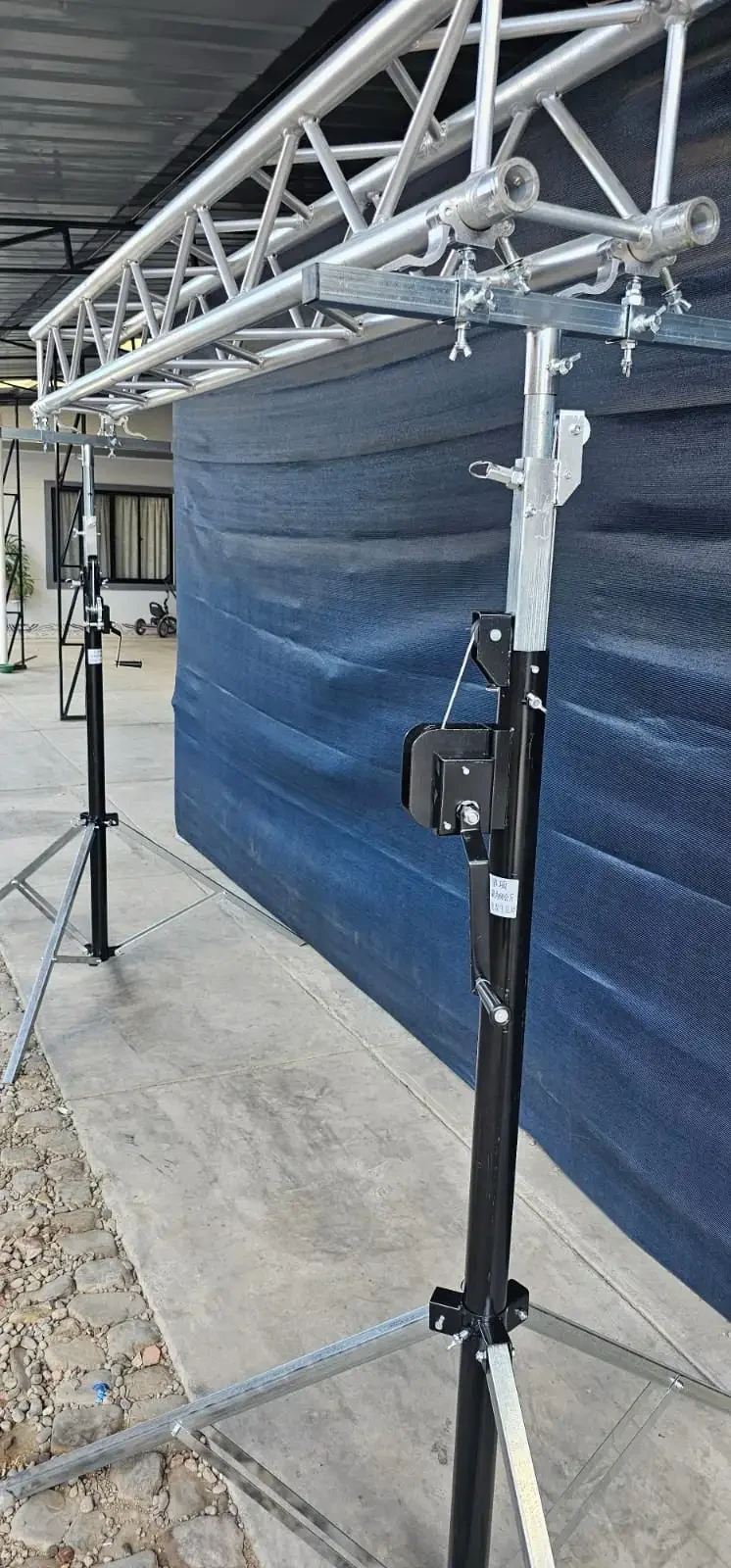 TRUSS 3M mas 2 torres de elevacion 3