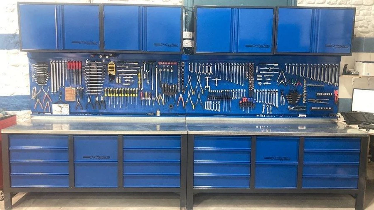 2 bancos de trabajo 2 mts (10 cajones) + 4 alacenas + 2 tableros de 2 mts palladino