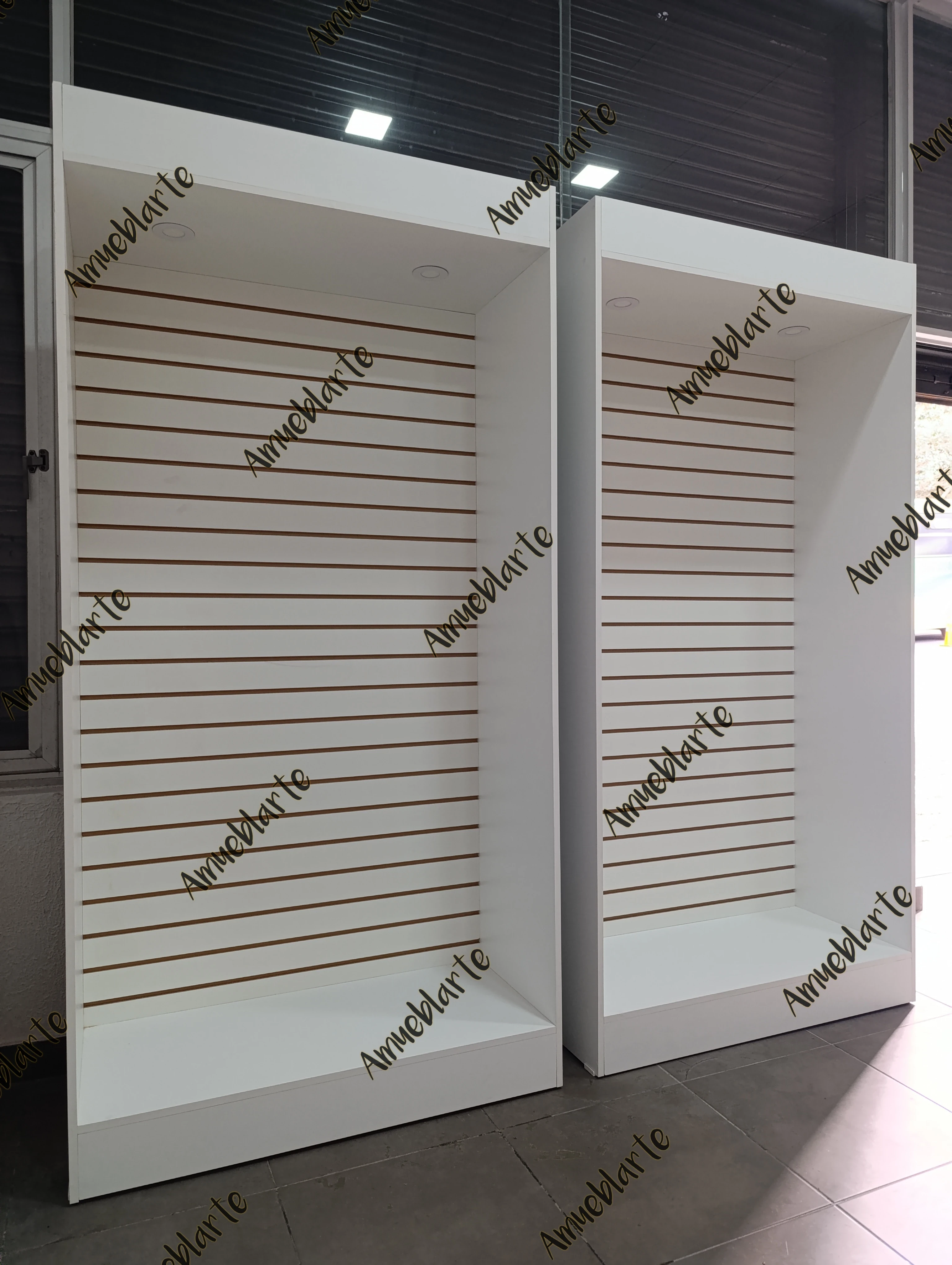  Mostrador panel ranurado XL 4