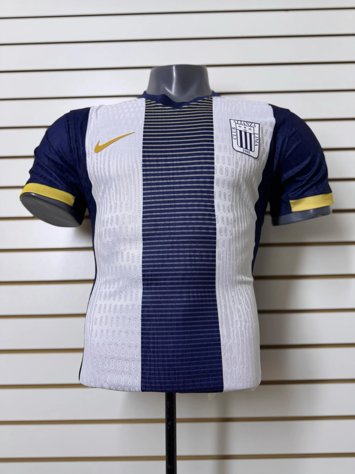 CAMISETA IMPORTADA VERSION JUGADOR  ALINZA LIMA