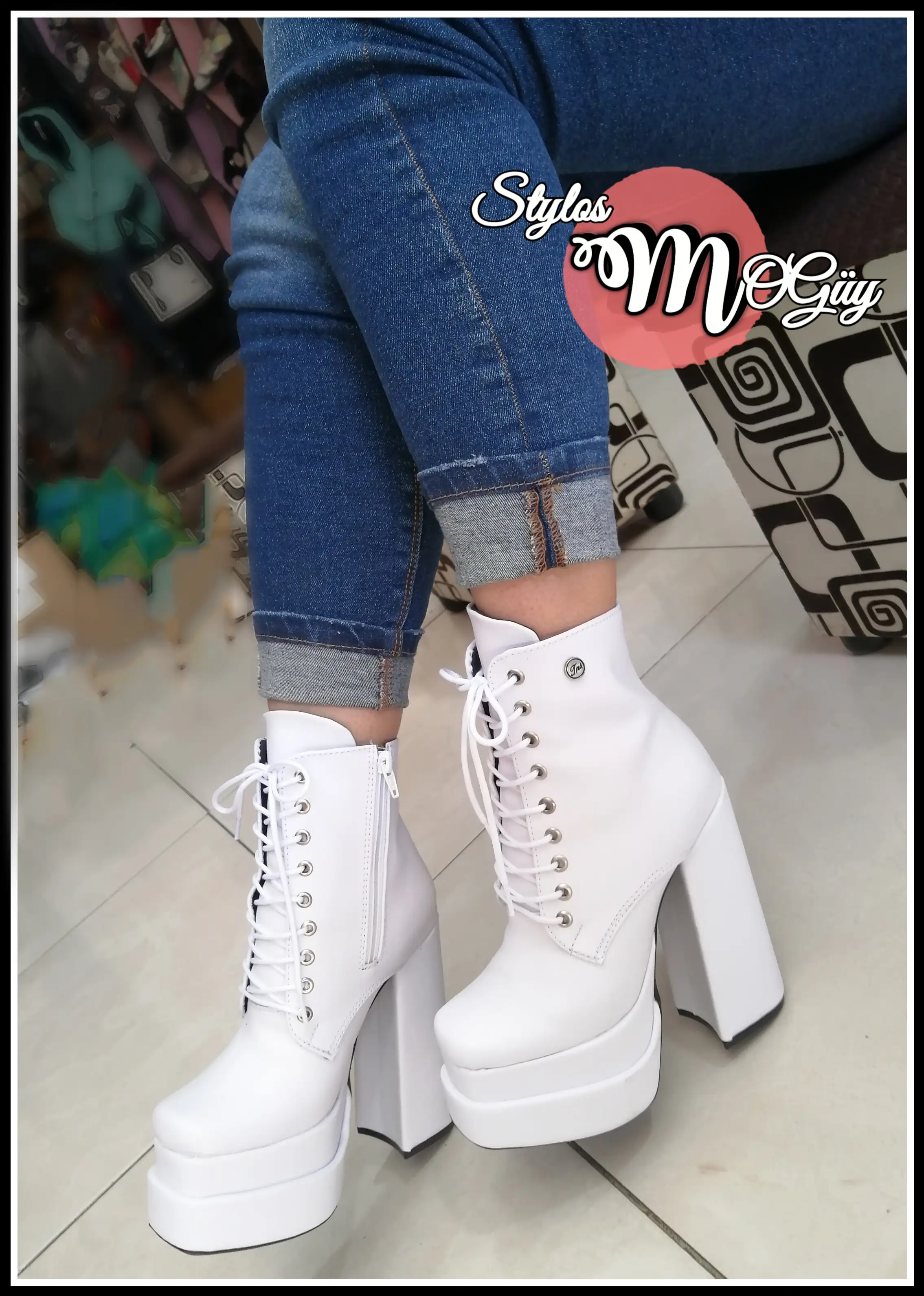 Botín Bratz cordones 