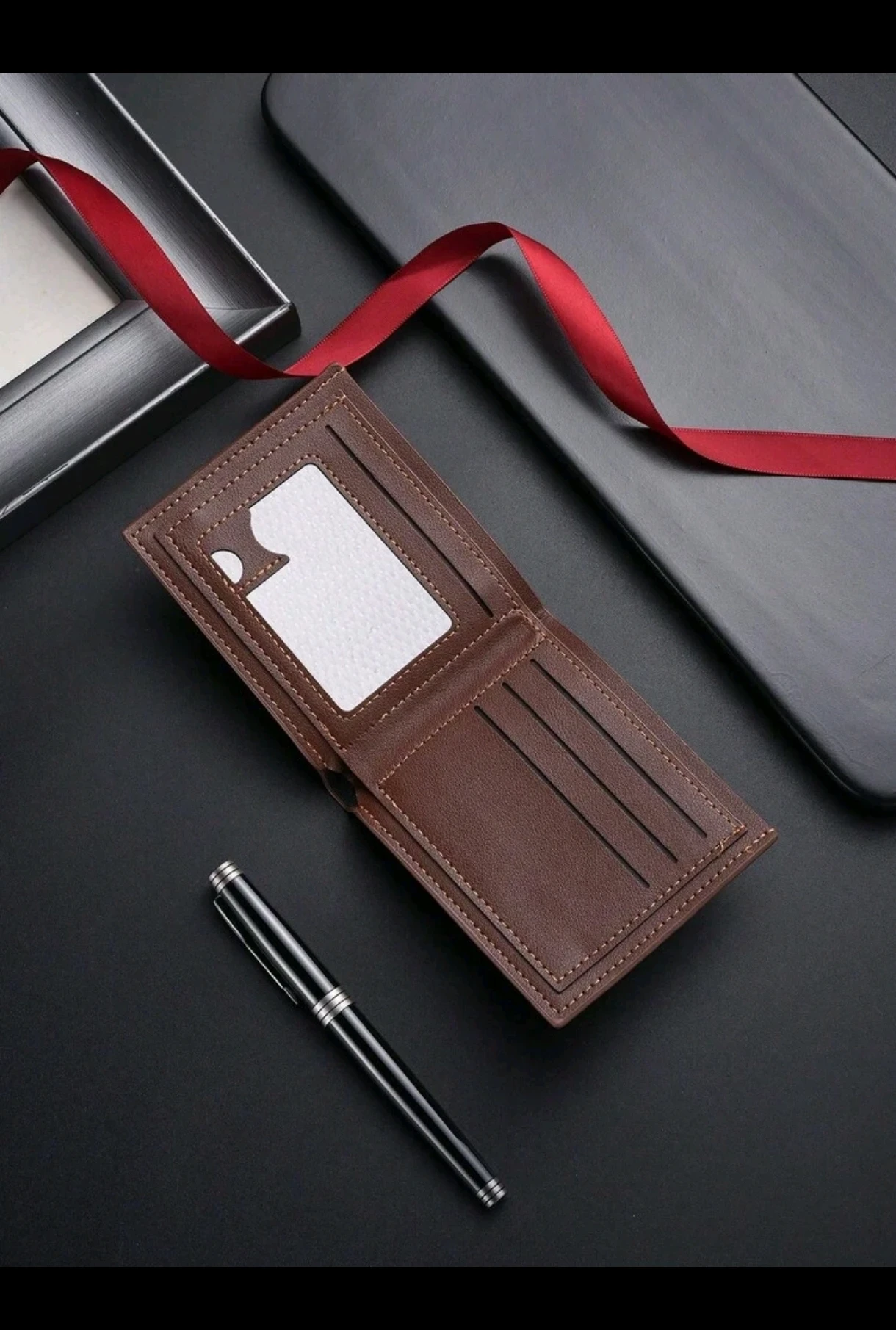 Billetera Ejecutiva Minimalista - Billetera de Poliuretano Premium con Grabado Geométrico 2