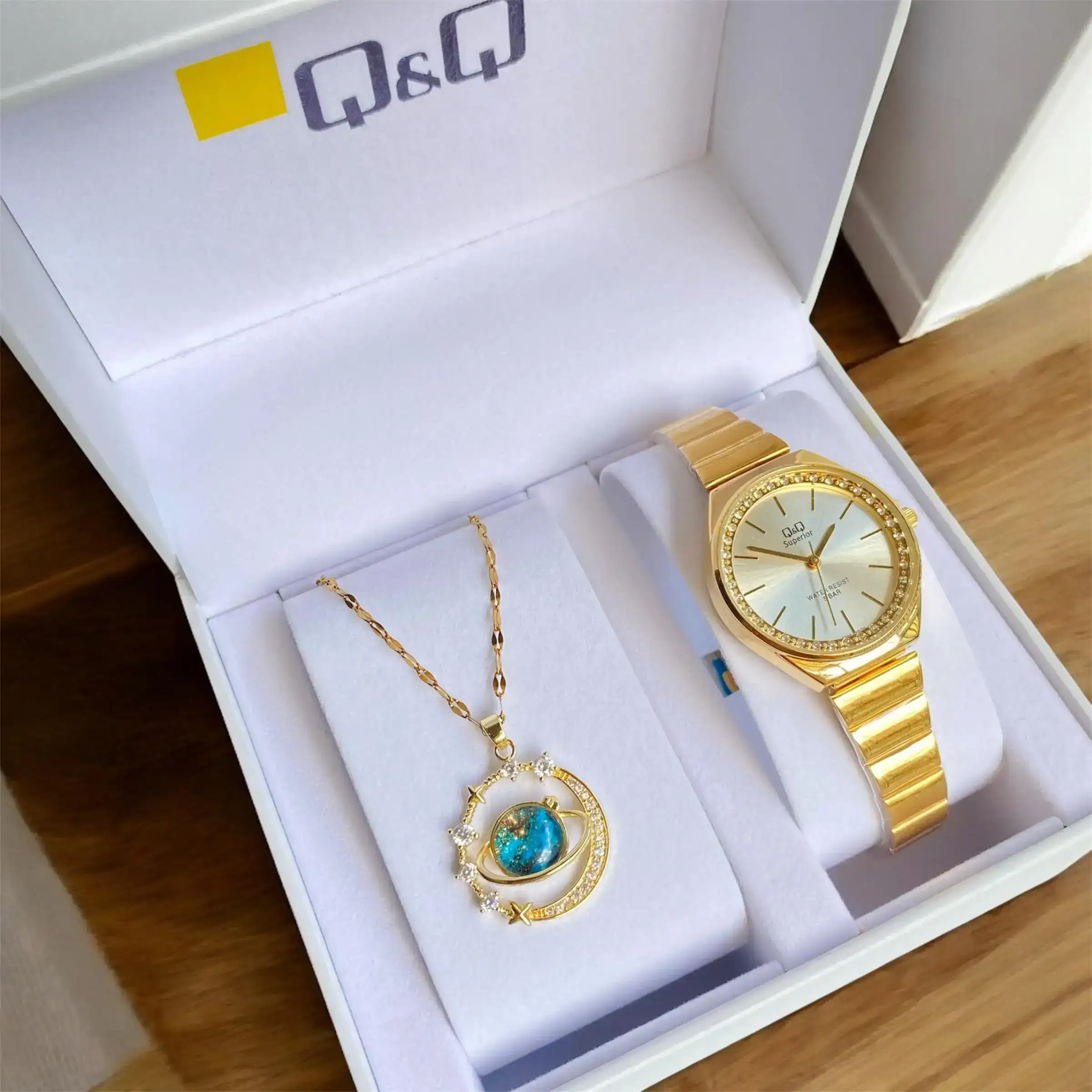 Combo Reloj Q&Q Acero Original + Collar + Estuche De Lujo