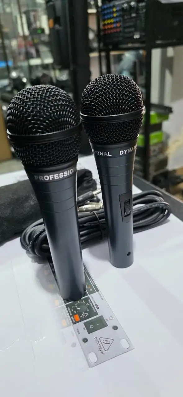 ((MICROFONO AMERICAN AUDIO))   A TAN SOLO 150BS!!!!.. 🤯🤯        PERFECTO PARA KARAOKE 🎤🎤 ANIMACION  EN VIVO🔊 CONFERECIA  ETC  CON CABLE Y ESTUCHD INCLUIDO               ENVIOS A TODA BOLVIA