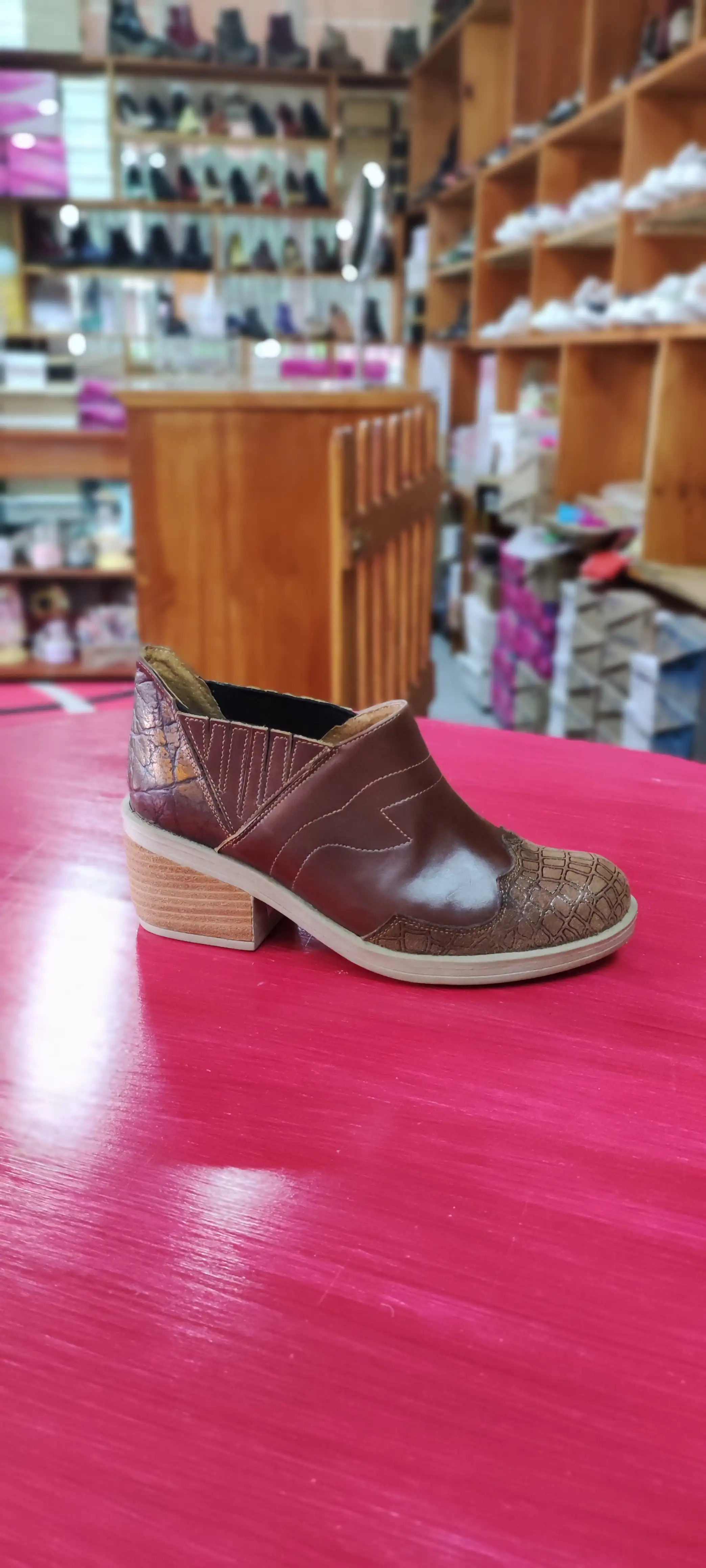 Zapato cafe bajo