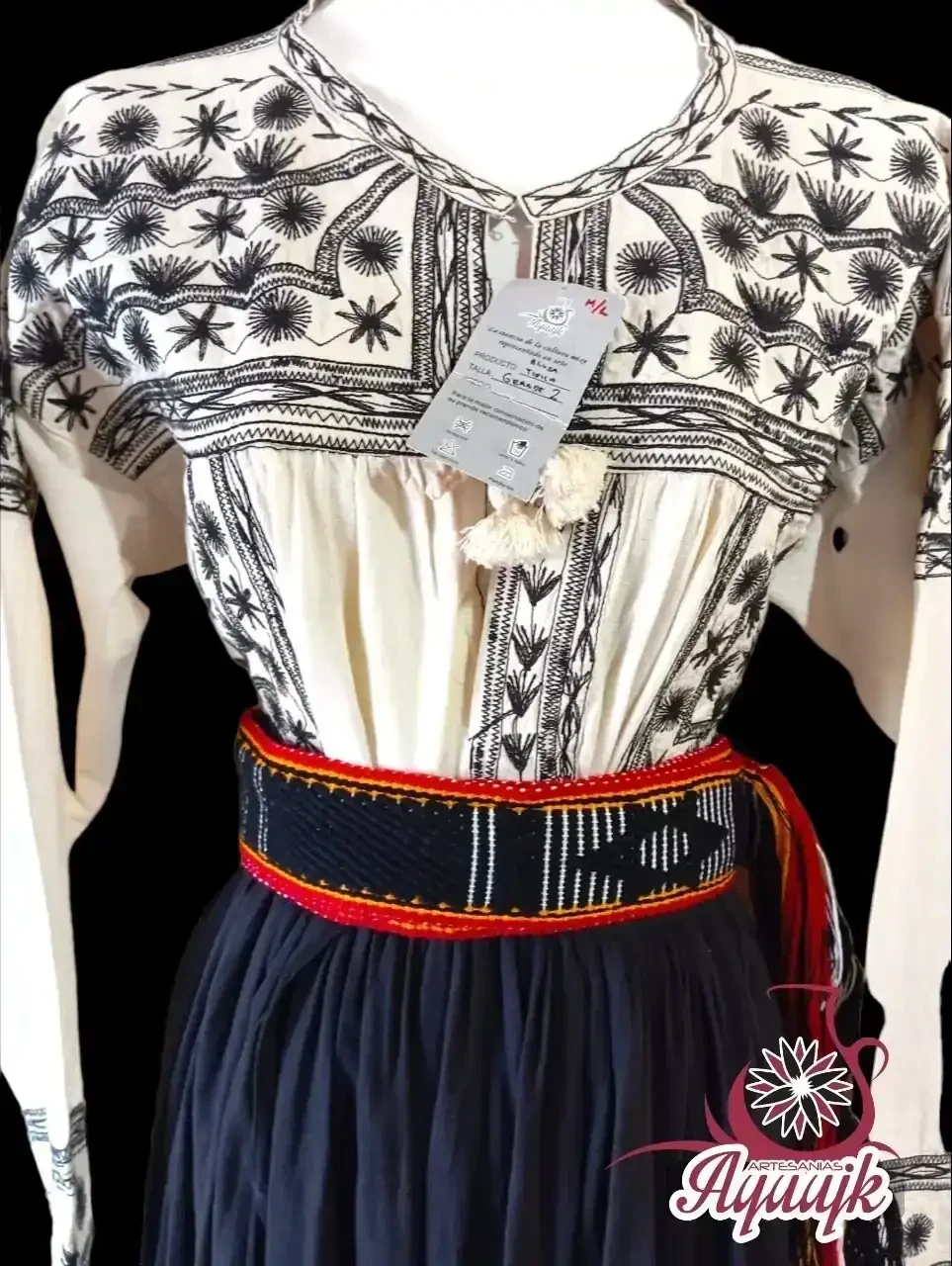 Traje típico de Tlahuitoltepec 6 3