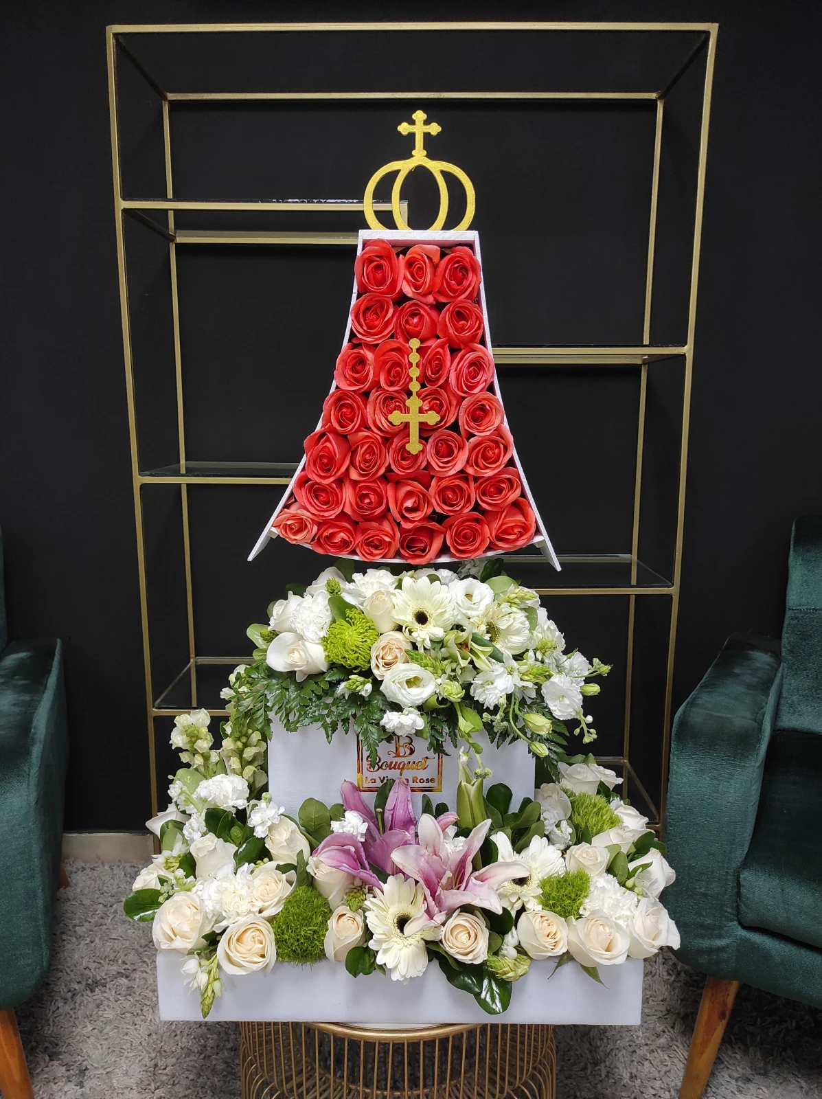 Silueta de virgen con doble jardin 3