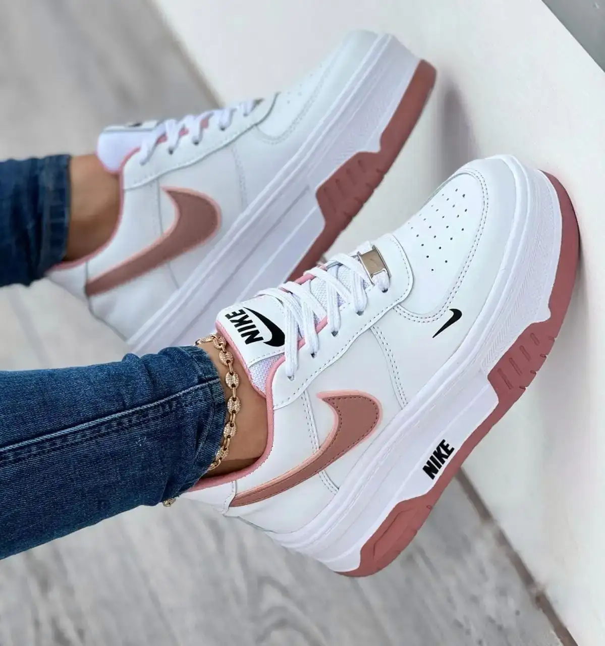 Tenis Nike Suela alta Dama 