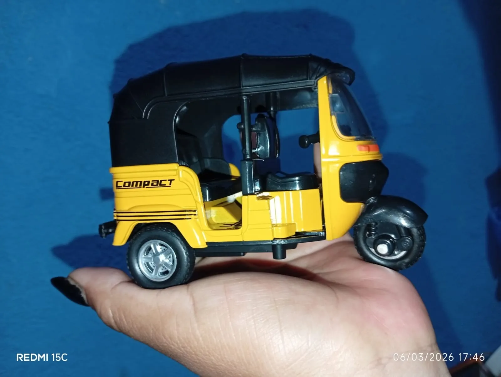 TUC TUC A ESCALA  3