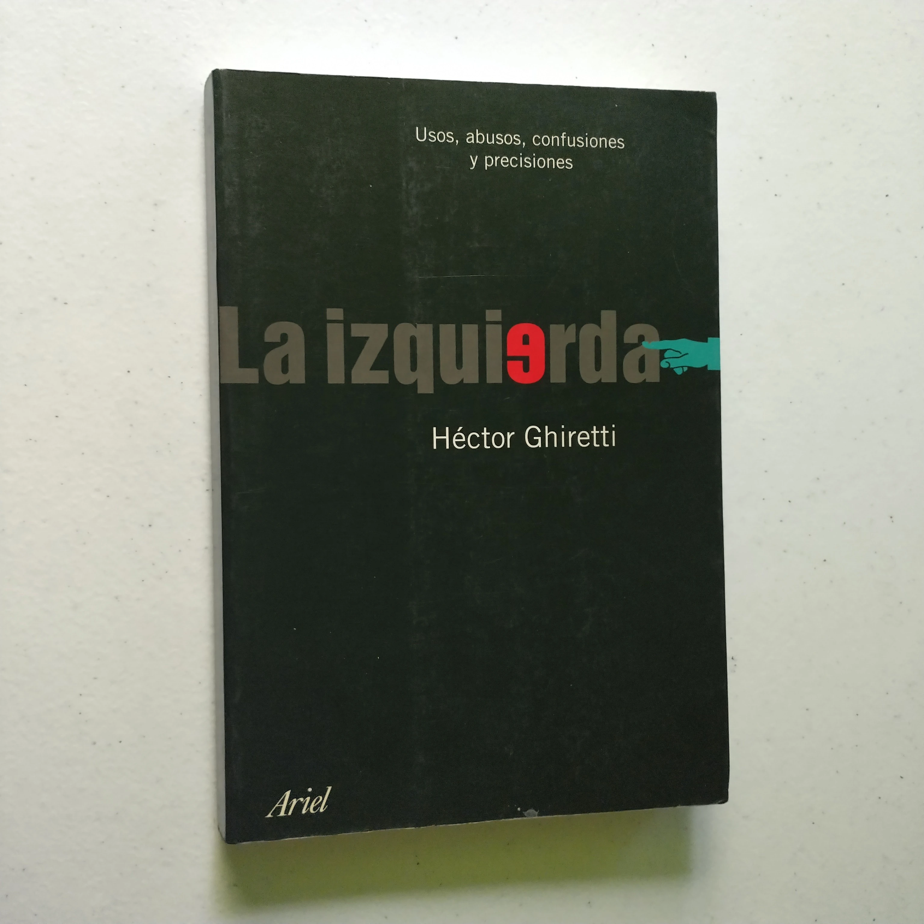 La izquierda, Héctor Ghiretti, usado
