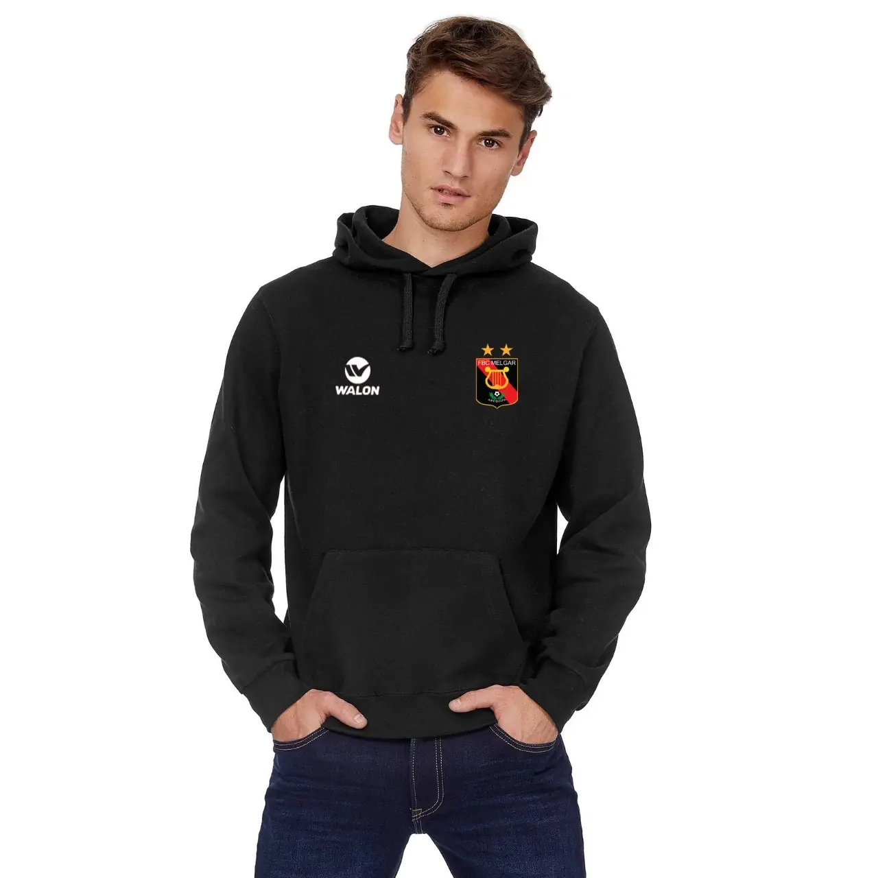 POLERA CON CAPUCHA DE MELGAR