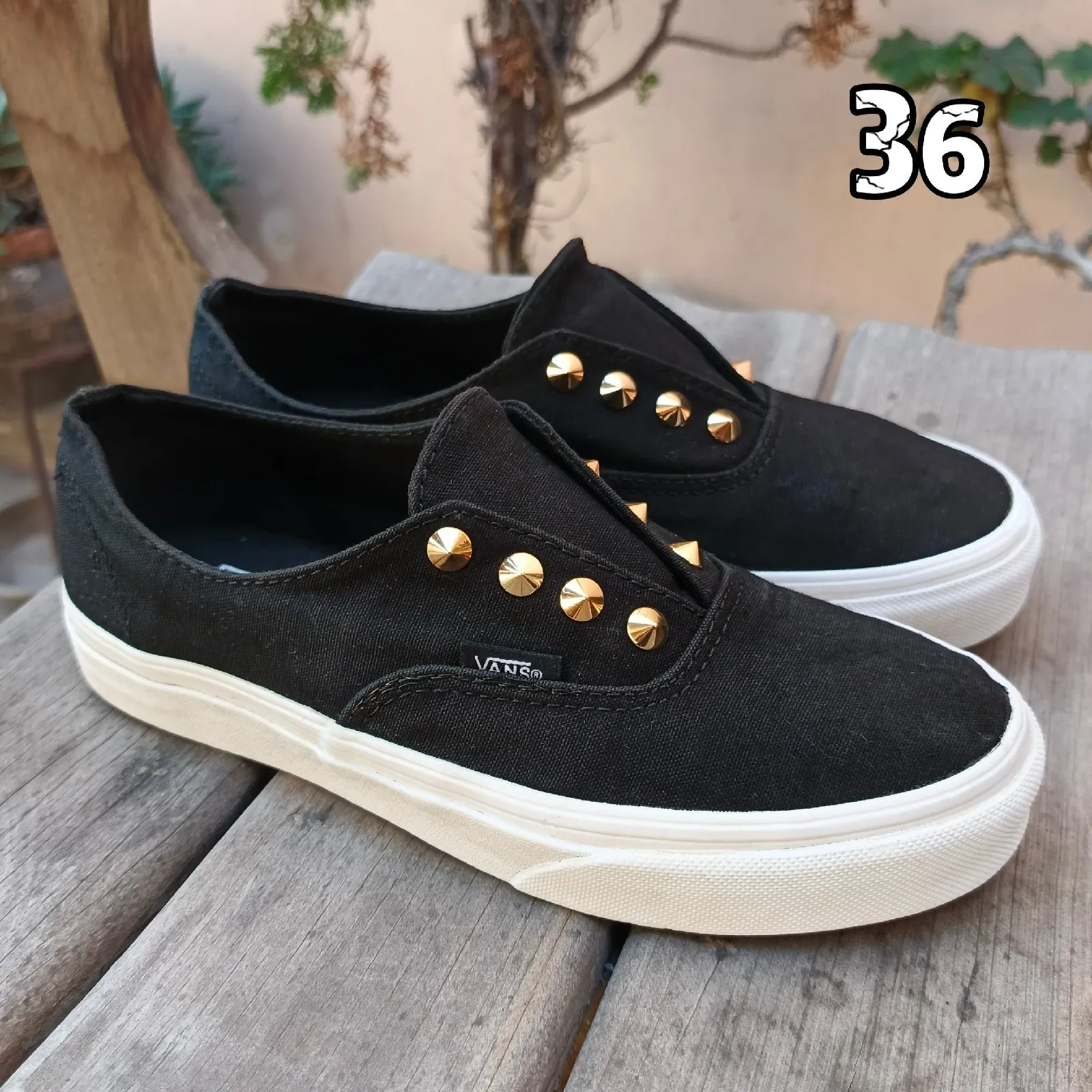 Vans 