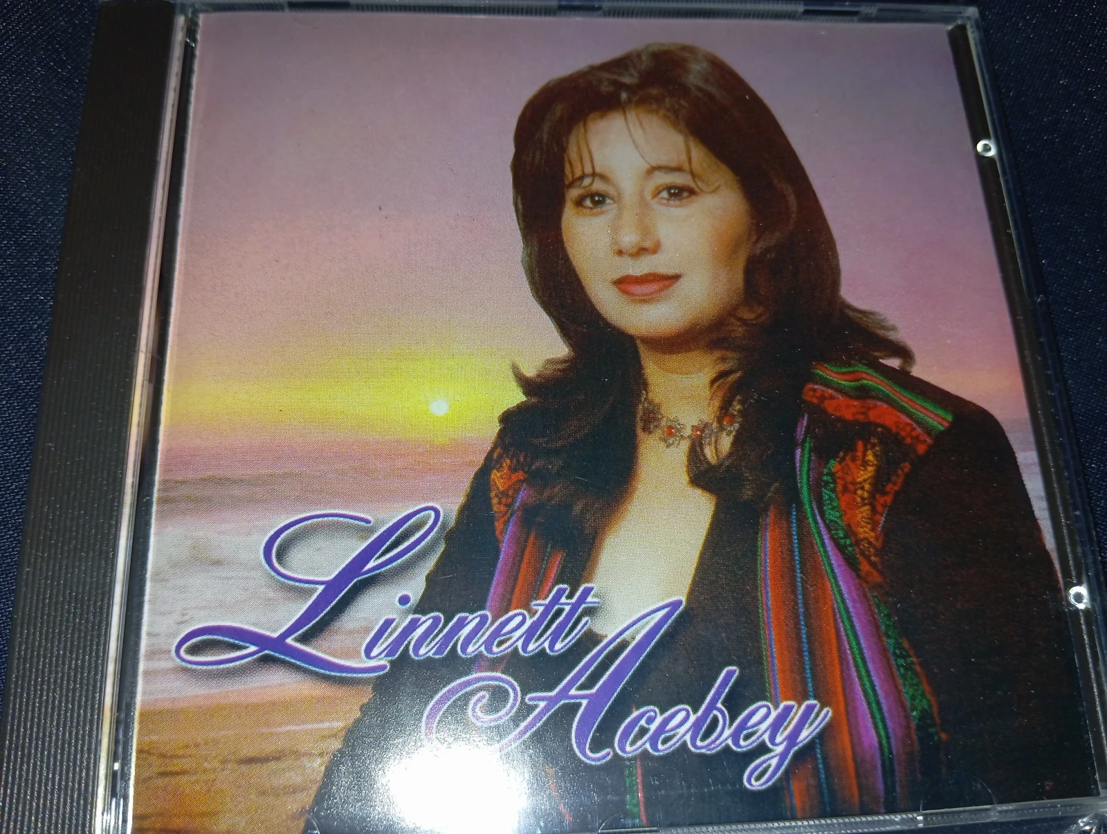 Linett Acebey (LAURO RECORDS)
