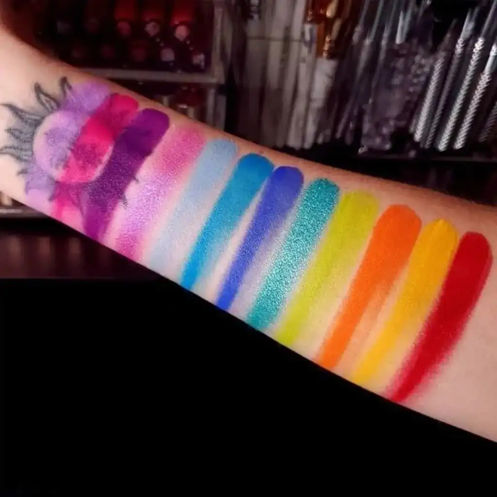 Hermosa paleta Festival of Love🌈 - Beauty Creations 3