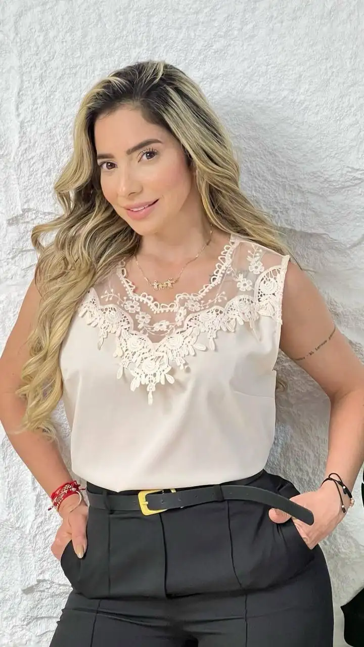 Divina blusa 👚 con detalles de encaje 🧵