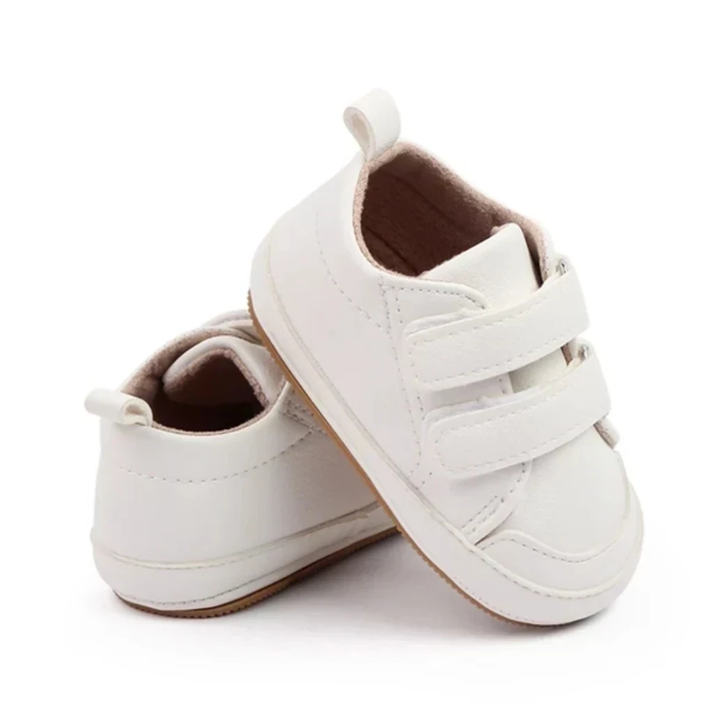 ZAPATITOS BLANCOS 2