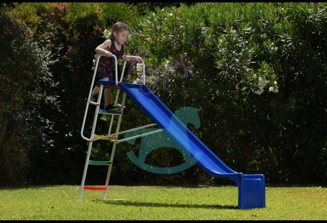 TOBOGÁN DE PLASTICO REFORZADO 4 ESCALONES 1 