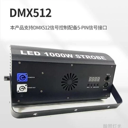 LUZ DE ESENARIO LED - BARRA STROBOSCOPICA SEGMENTADA RGB DE 1000W            PRECIO: 1250BS UNIDAD      ENVIOS A TODA BOLVIA Las luces de escenario stroboscopicas utilizan una fuente de luz LED de 1000W y tecnología RGB de color completo, con 1000 LEDs 5050 SMD integrados para lograr un alto brillo y una larga vida útil. Admite control de señal DMX512, modo maestro-esclavo y modo de control por voz, lo que las hace ideales para crear efectos de iluminación en diversos entornos como escenarios, banquetes y bares. Las funciones incluyen efectos de flash y persecución (chase). 2