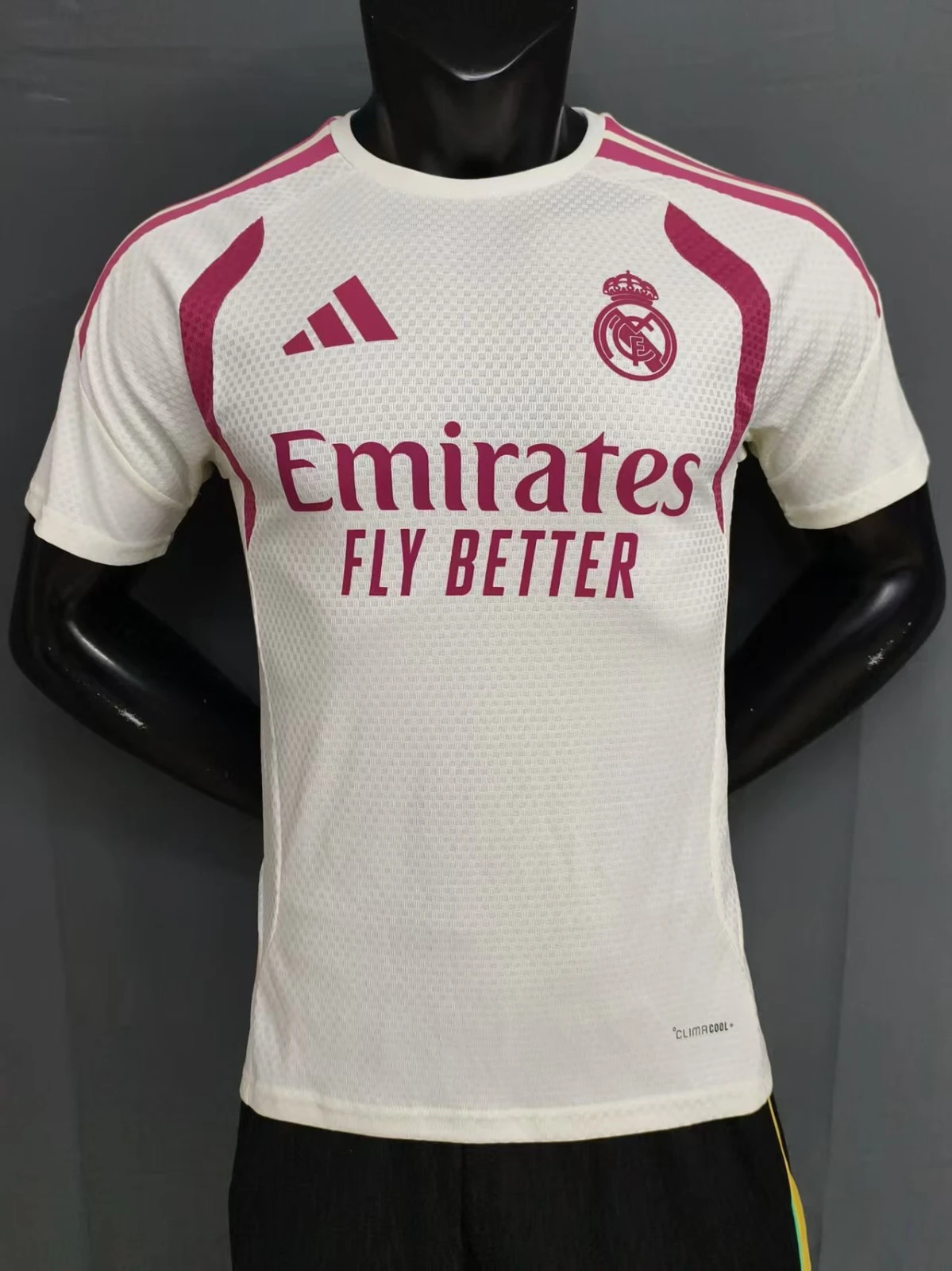 CAMISETA VERSION JUGADOR REAL MADRID ENTREMANIENTO CREMA M CORTA 26/27