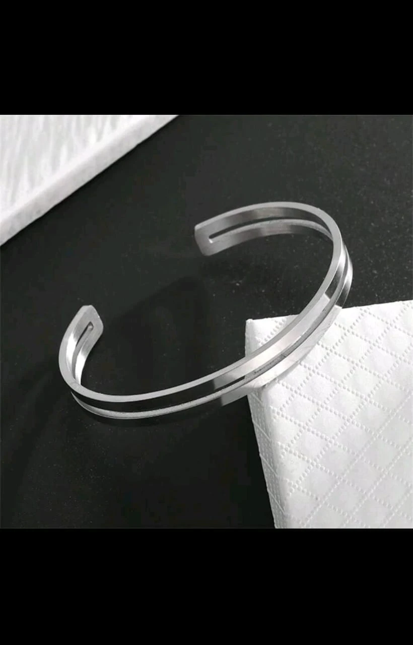 Brazalete tipo C/ Plateado