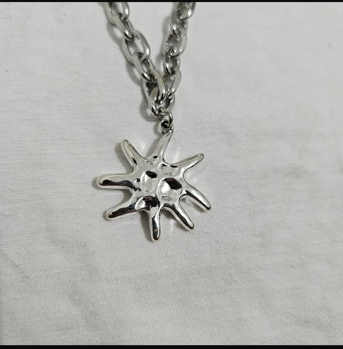 COLLAR sea