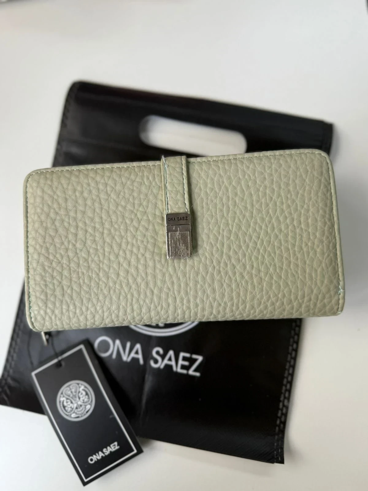 BILLETERA ONA SAEZ OS975 4