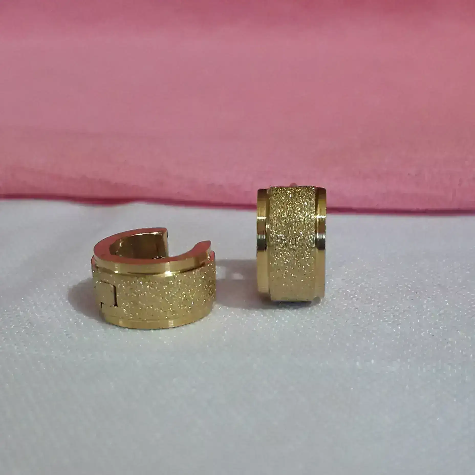 Argollas de acero dorado de 18 mm 2
