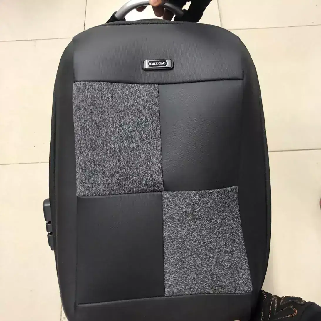 Mochila Impermeable con candado de seguridad por código