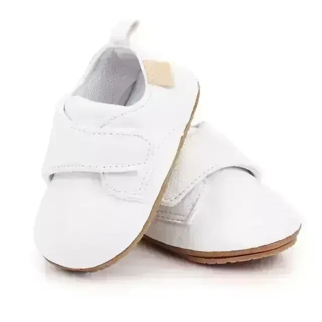 ZAPATITOS BLANCOS  2