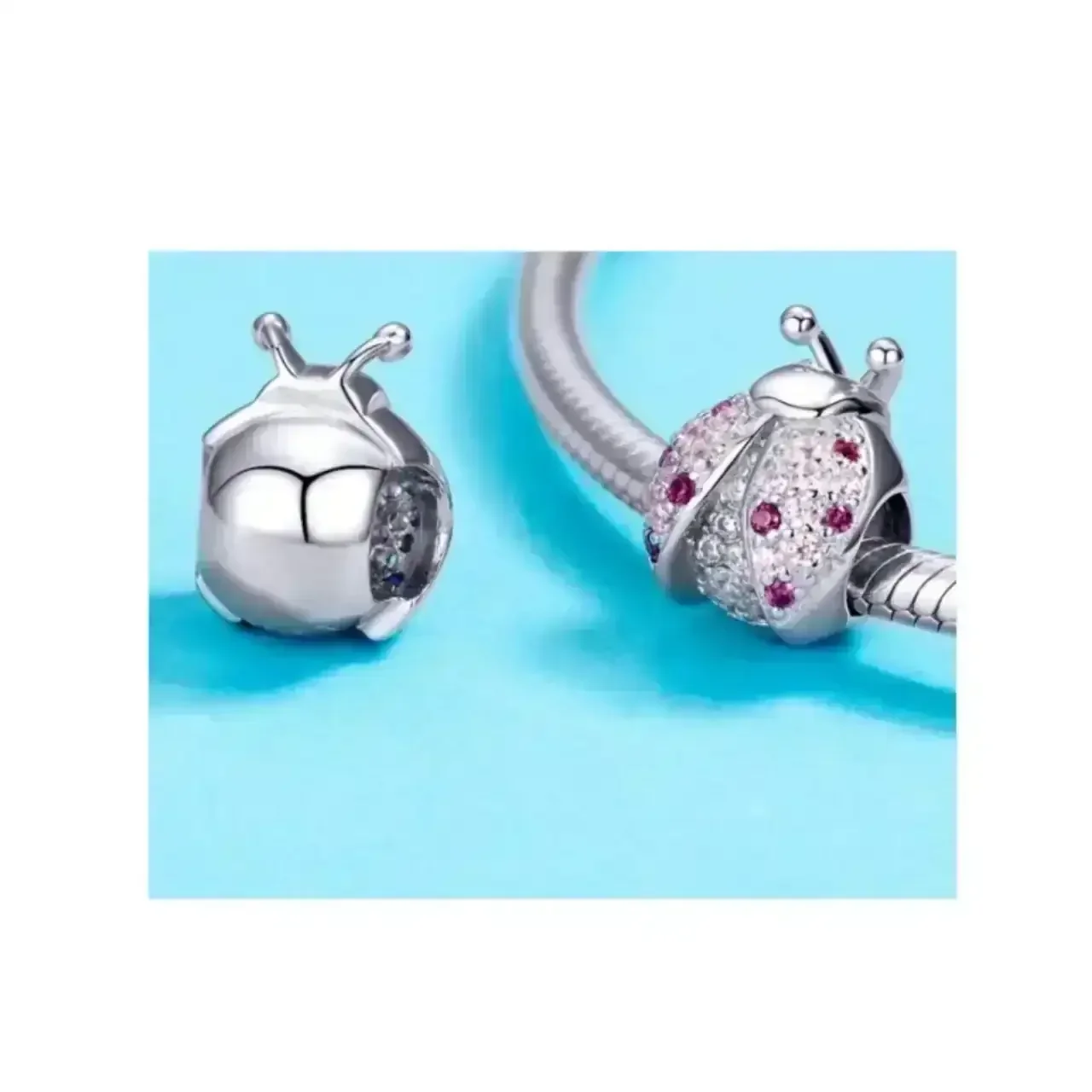Charm Mariquita Rosa Brillante  2
