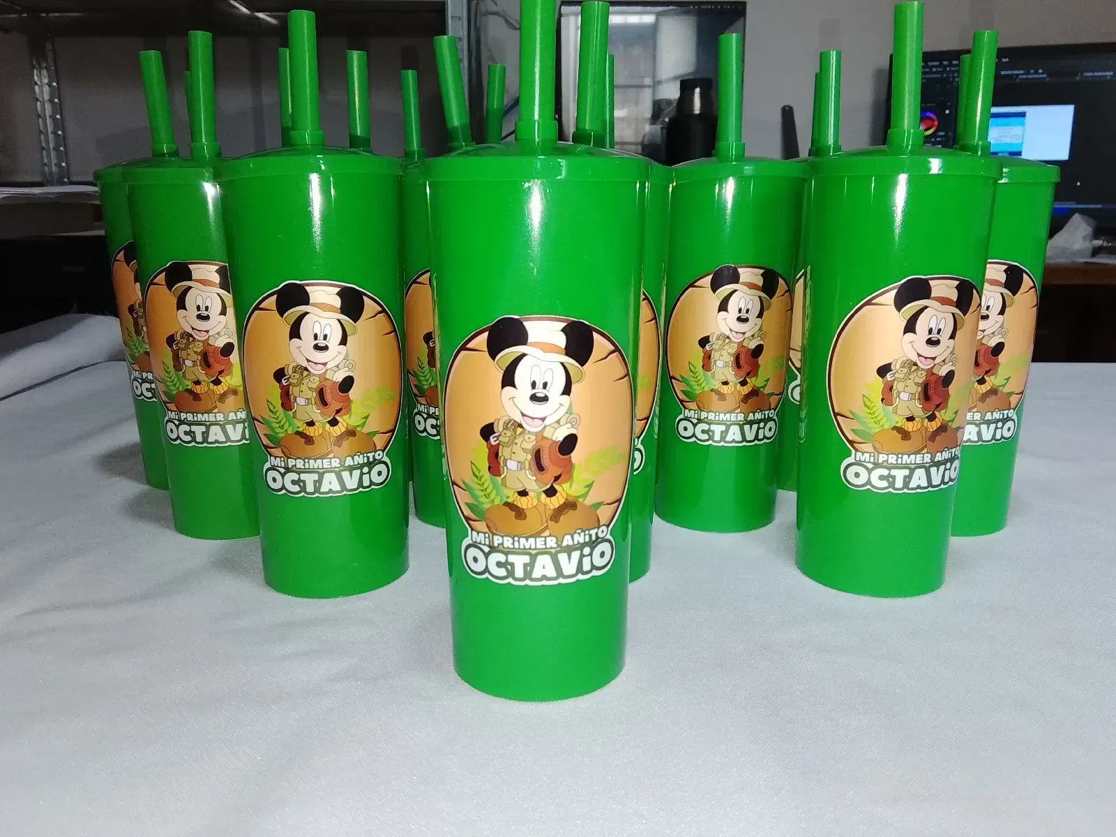 Vasos con tapa y sorbito pack por 20 unidades  3