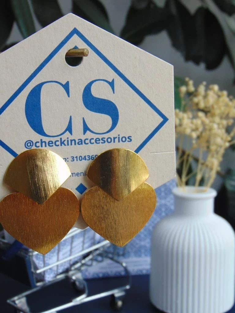 ARETES BAÑO DE ORO 24K 2 TIEMPOS ABANICO CORAZON  2