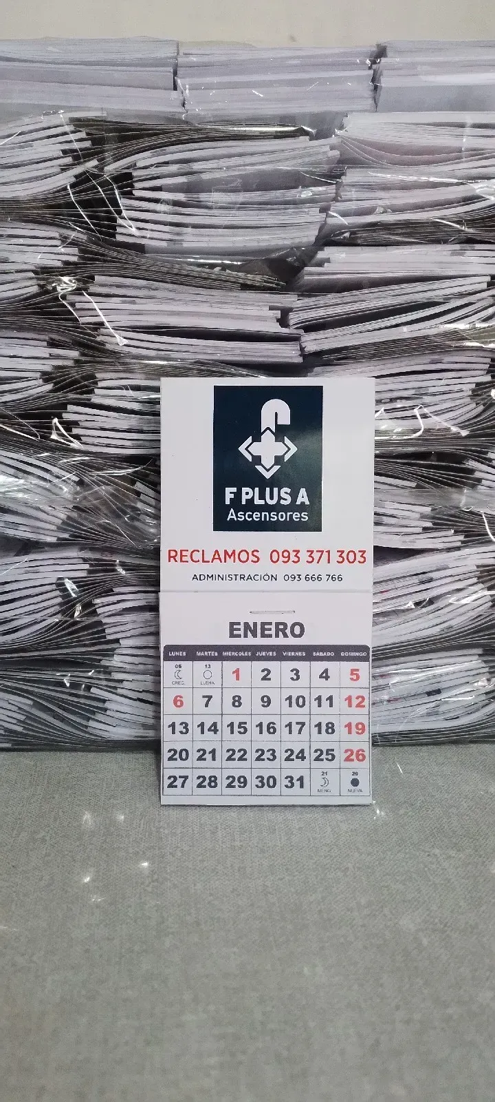 Calendario imán con libreta pack por 50 unidades 