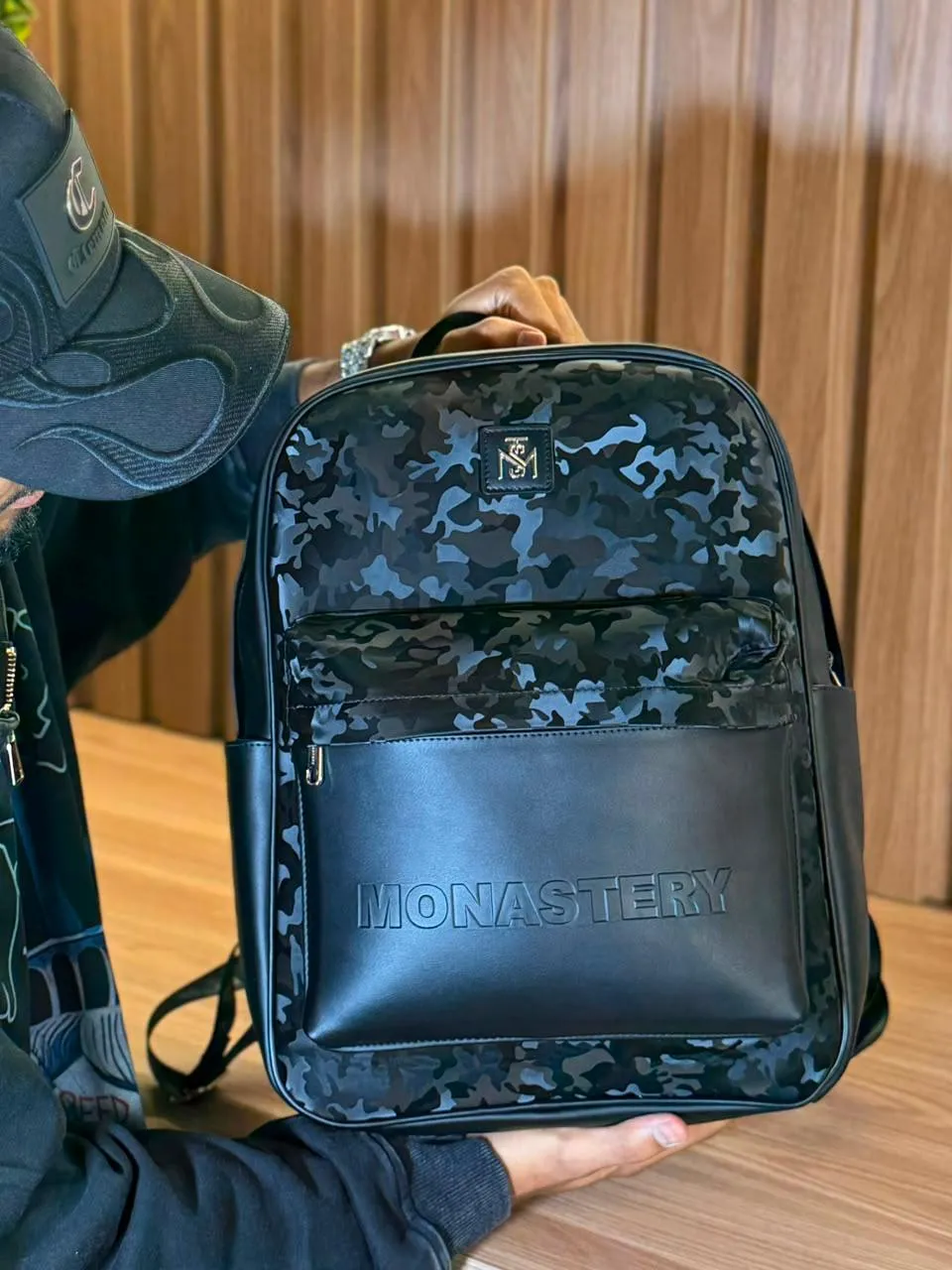 MORRAL TIPO CUERO 3