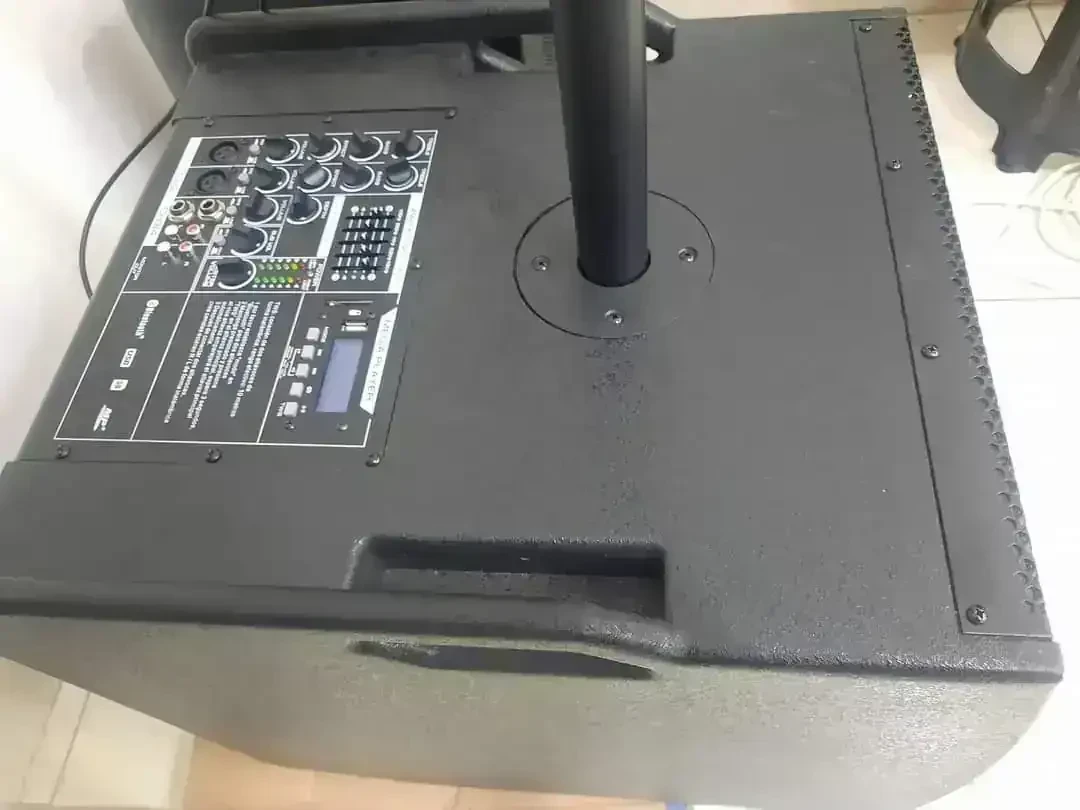 SISTEMA ARRAY PHONIC 15" ACTIVOS  EQUIPO PROFESIONAL PHONIC   💥BLUETOOTH 3.0. 💥USB 2.0 💥ECUALIZADOR DE 5 BANDAS EN CADA BAJO ACTIVO 💥BAJOS ACTIVOS 15" 💥8 SALETITES DE 5"  💥POTENCIA DE 6000W 💥8 ENTRADAS DE MICROFONOS CON ECUALIZADOR INDEPEDIENTE  ENTRADA Y SALIDA DE AUDIO EN RCA   NOS ENCONTRAMOS EN CBBA   ENVIOS A TODA BOLIVIA✈️ PRECIOS ESPECIALES POR MAYOR 4