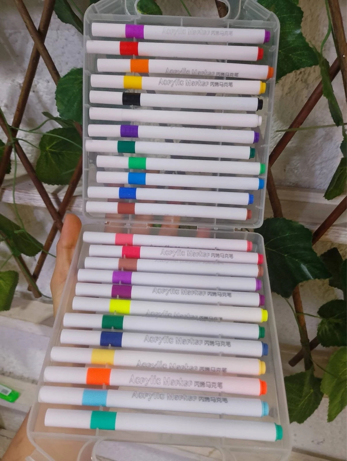 24 plumones de acrilico  4