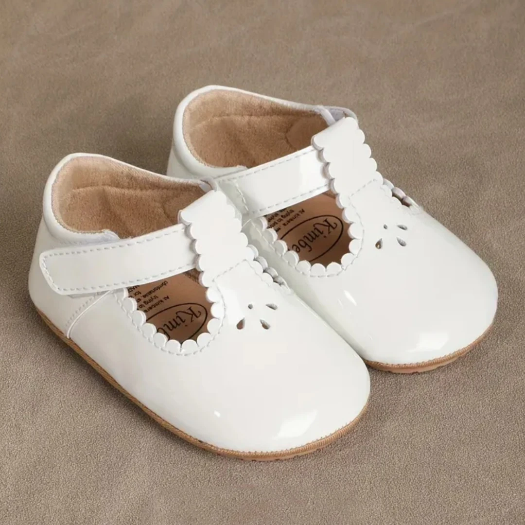 ZAPATITOS BLANCOS 2