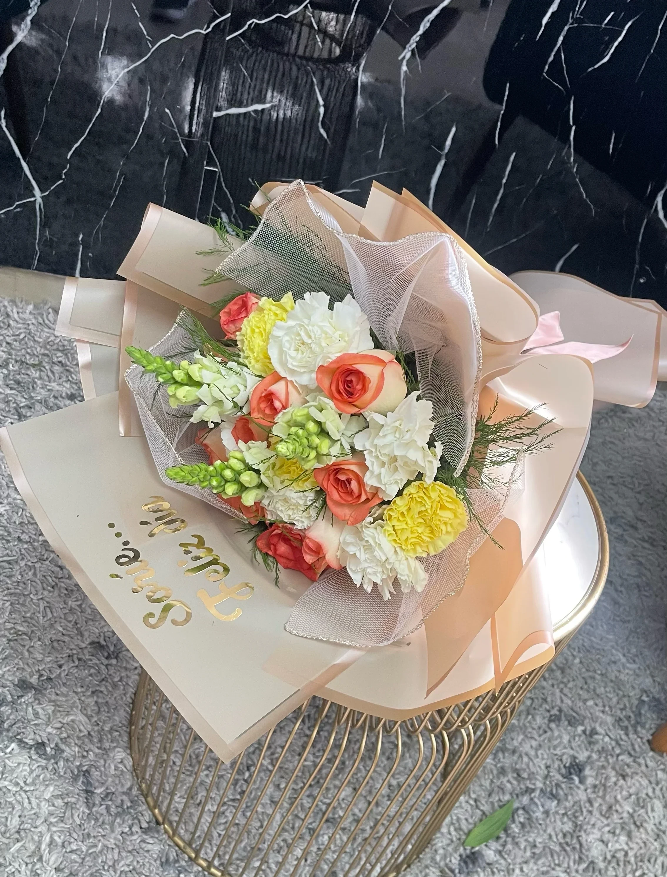 Ramillete redondo  con flores surtidas