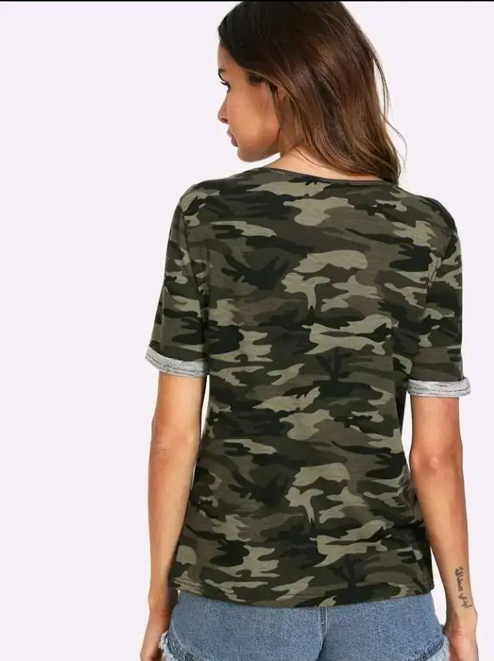 Camiseta de malla con estampado de camuflaje 2