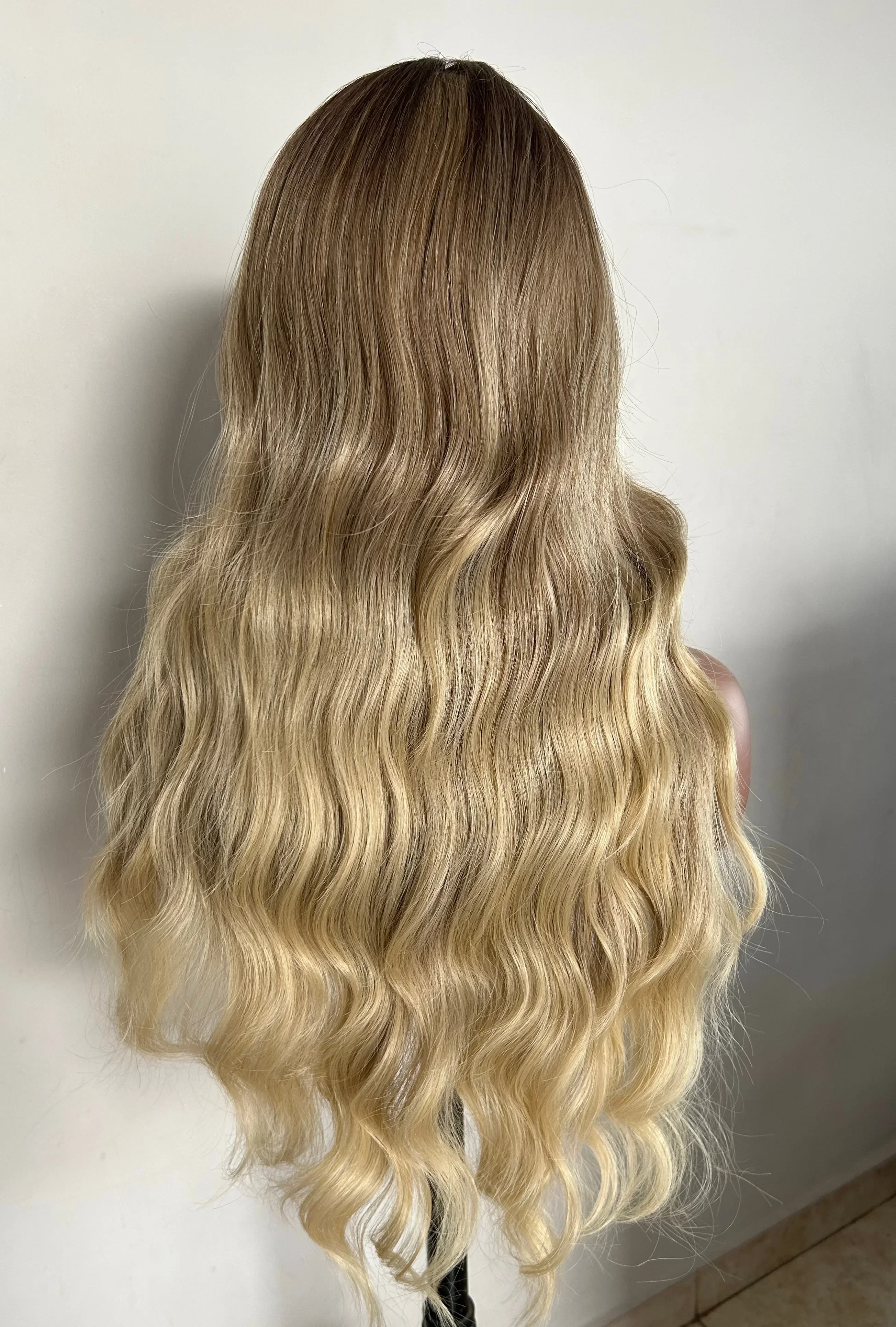 Peluca de 26” Rubio Ombre café 4