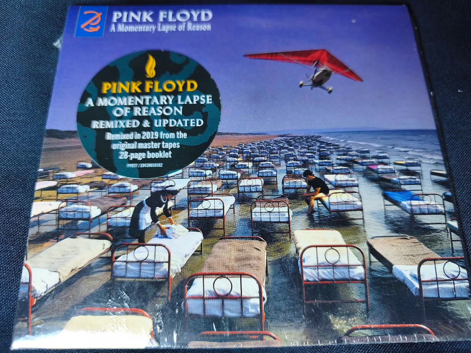 Pink Floyd - A Momentary Lapse Of Reason (REMIXED & UPDATED)(U.S.)