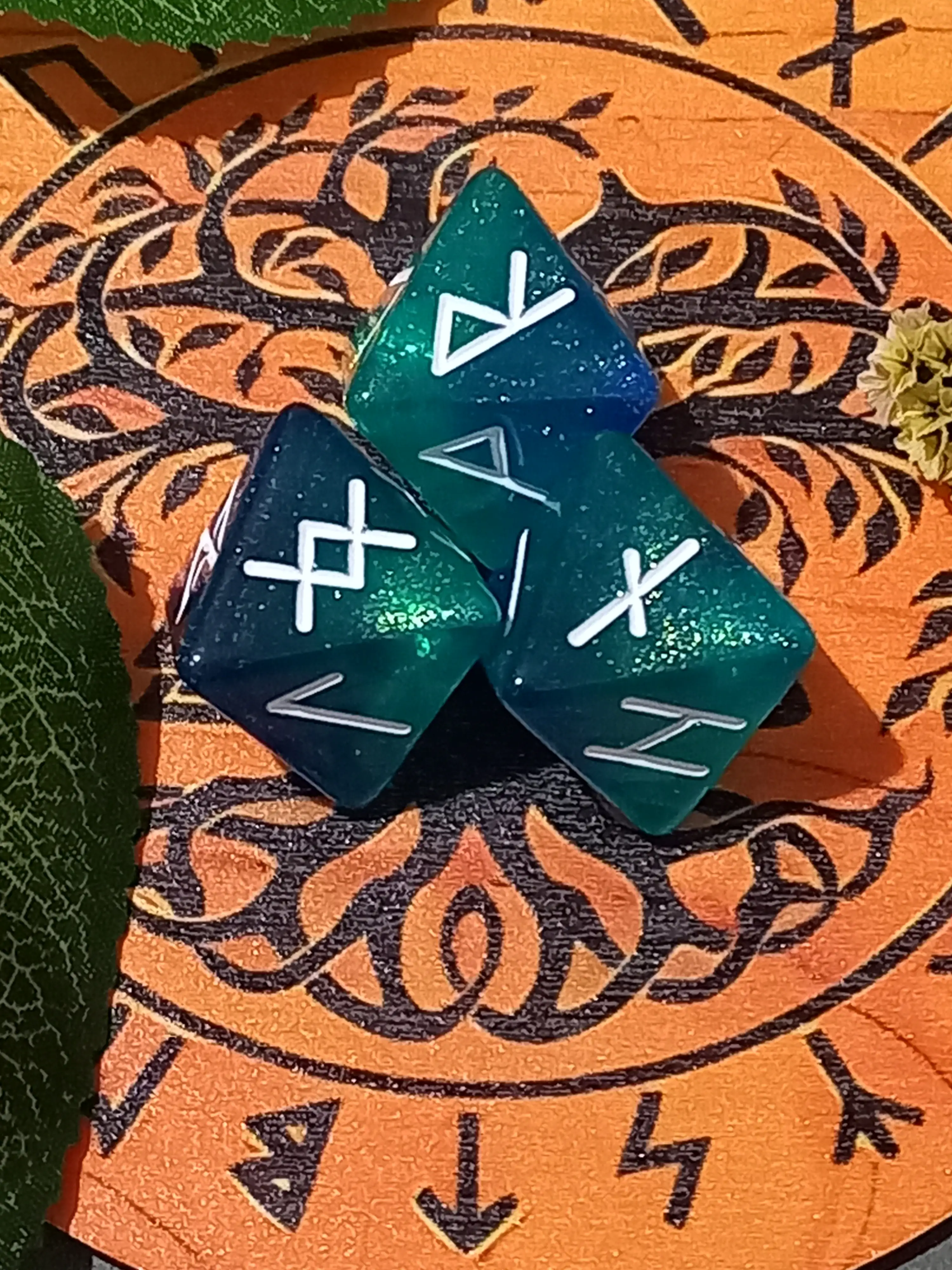 Runas  2
