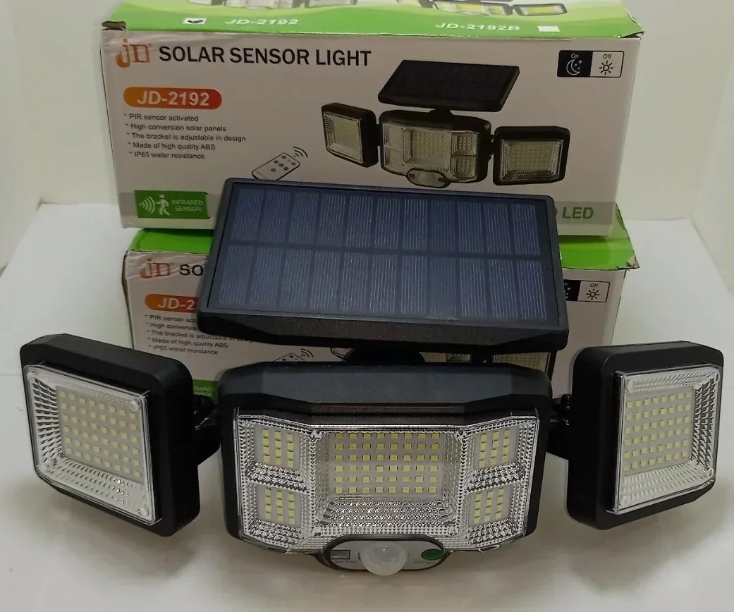 Foco solar luz de triple dirección  4