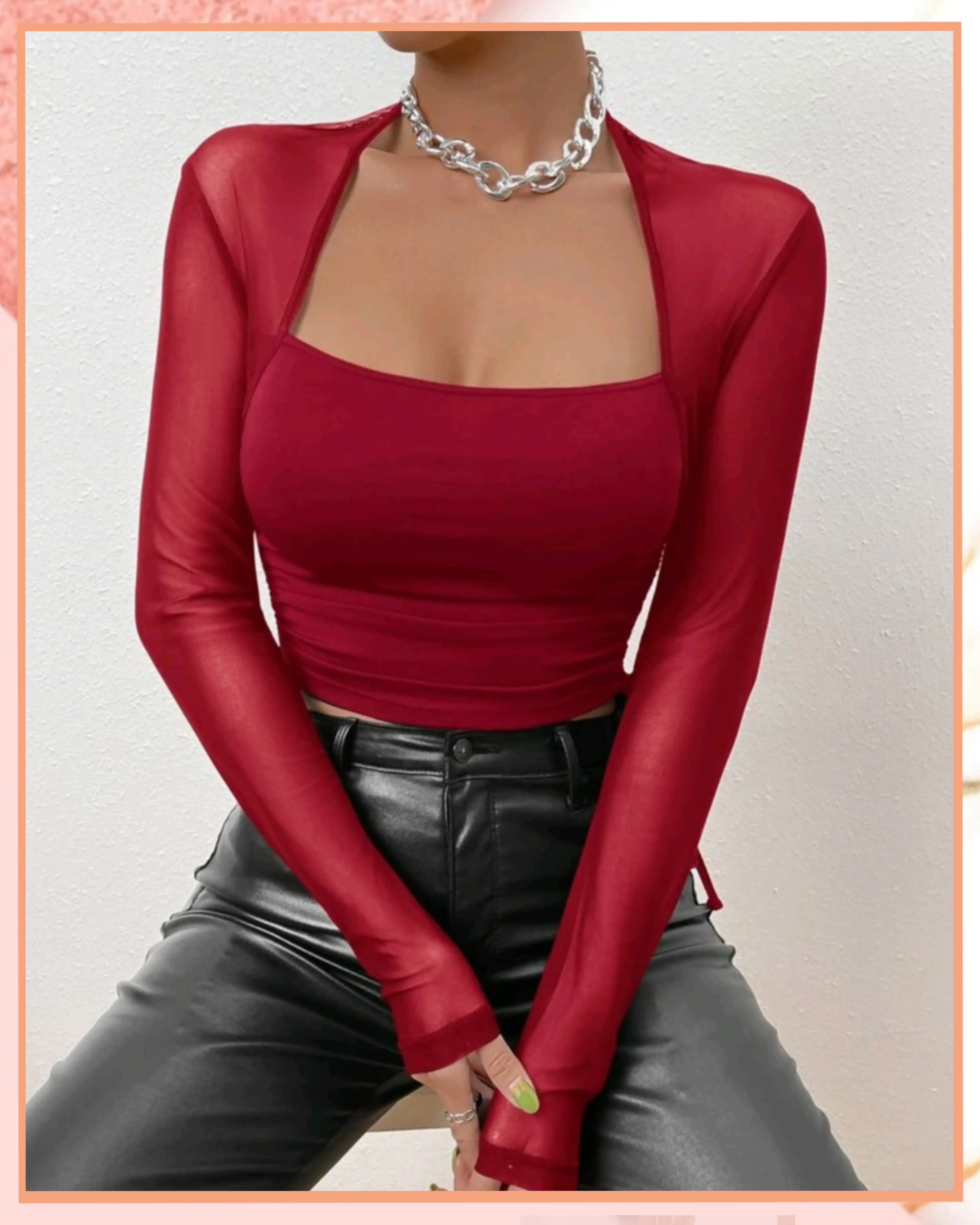M - Top cuello cuadrado. Mangas de malla.