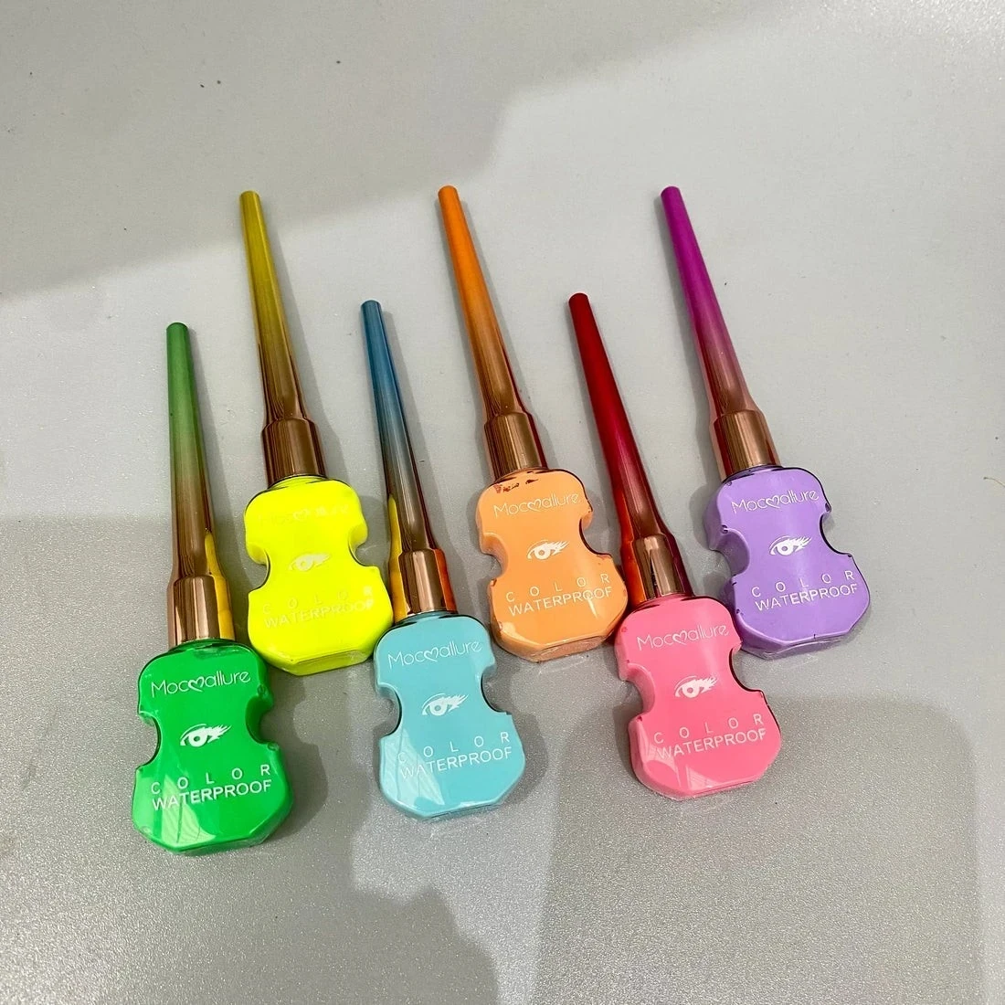 DELINEADOR NEON GUITARRA  3
