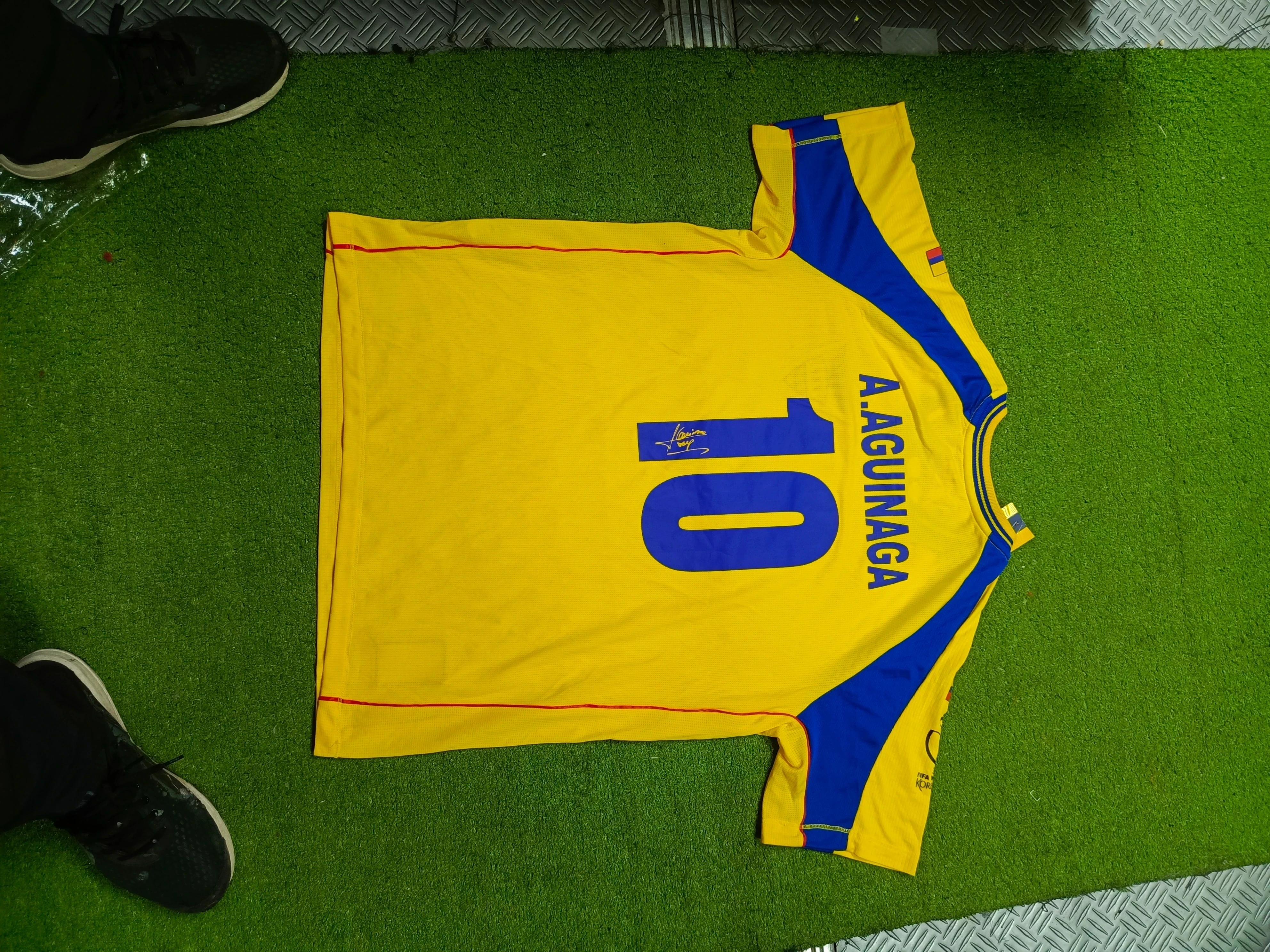 LEYENDA ECUADOR 2002 AGOTADO  2
