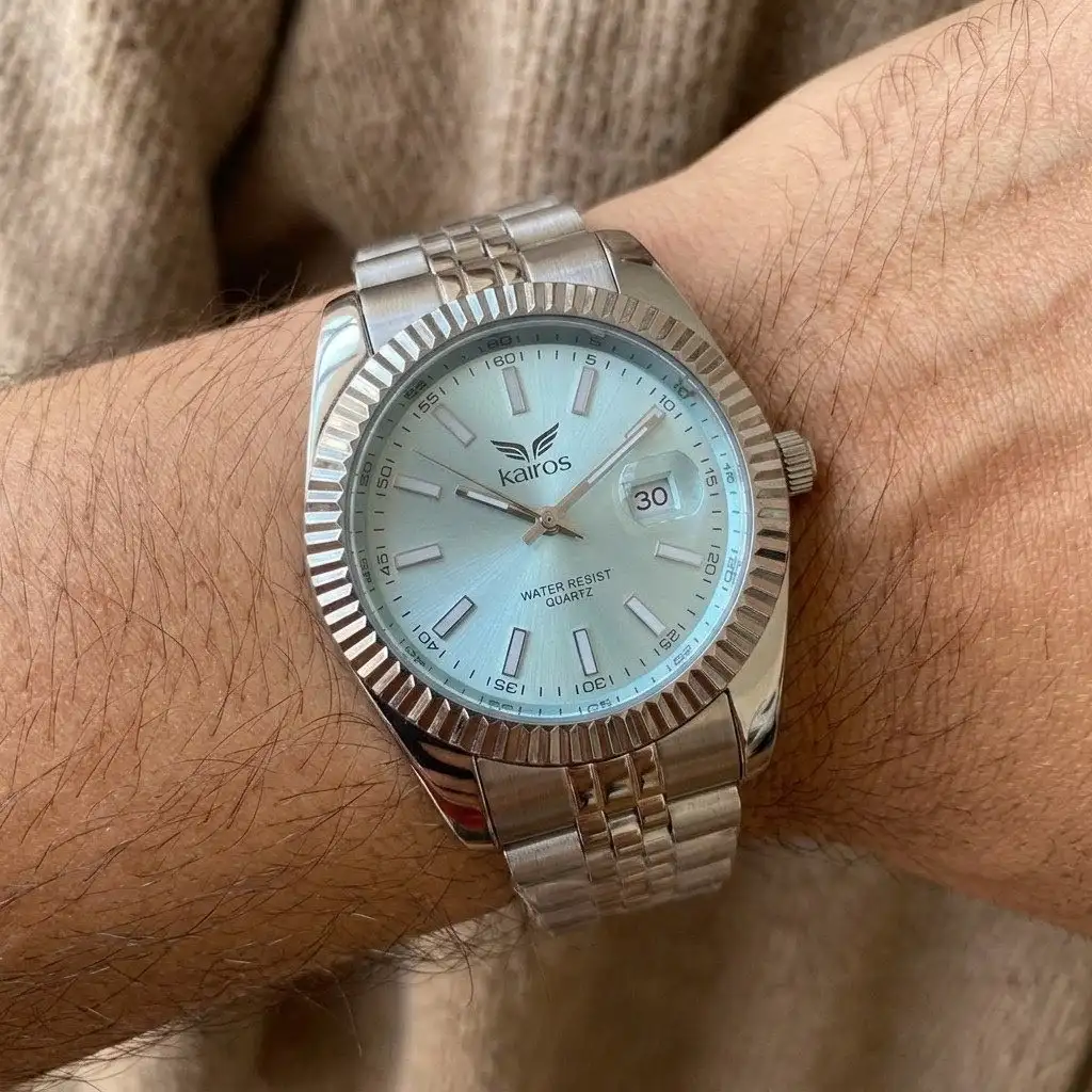 Reloj Kairos Original Acero Análogo Plateado Fondo Azul Celeste 2