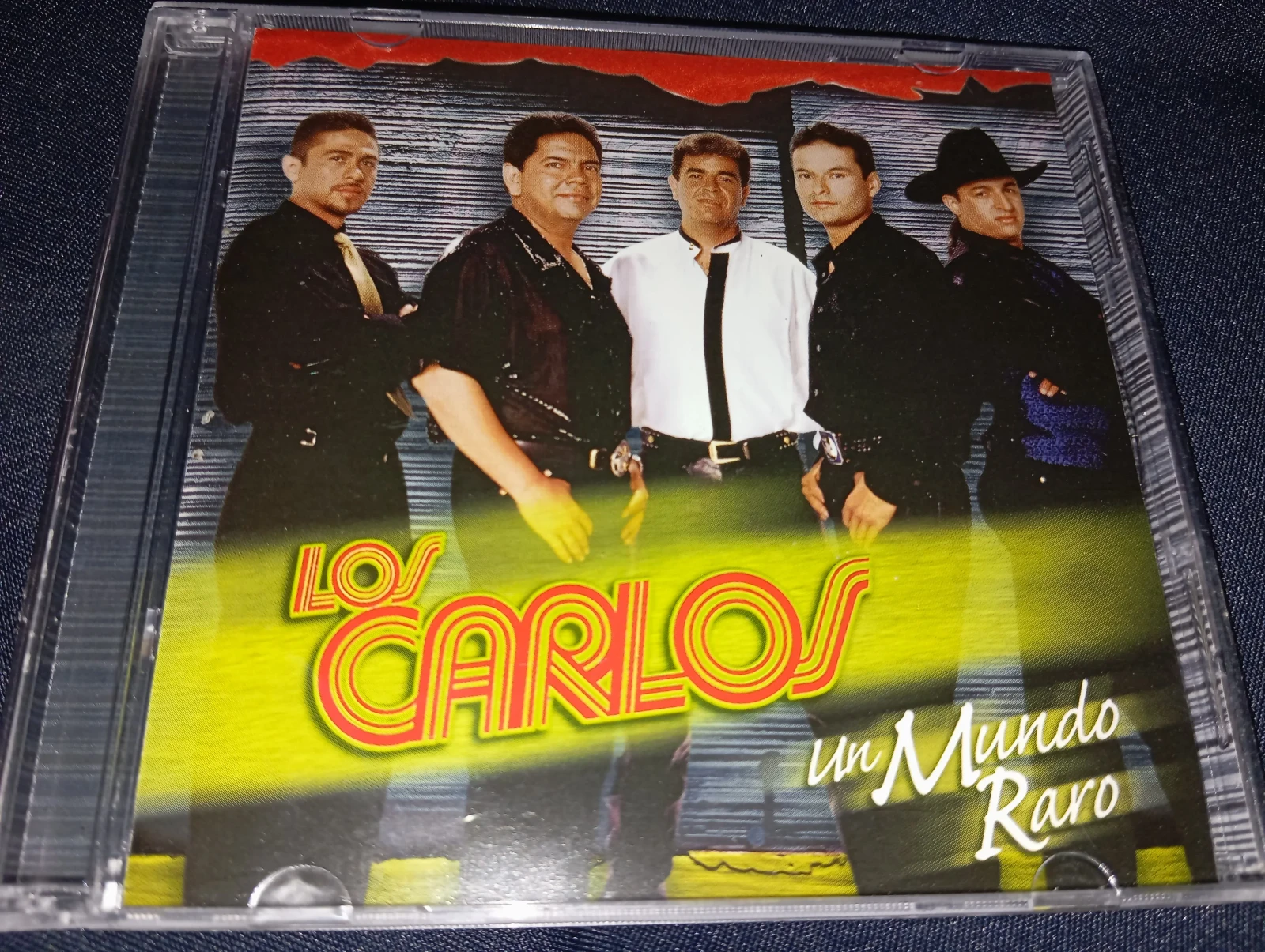 Los Carlos - Un Mundo Raro (MEXICO)