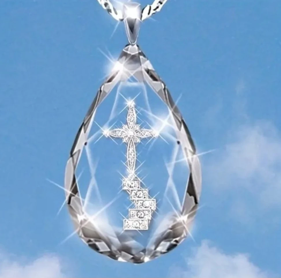 Dije con cadena cruz